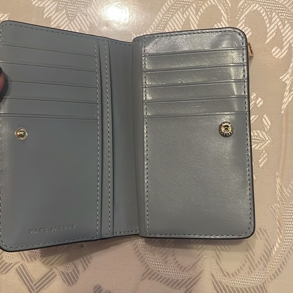 Marc Jacob Signature Wallet - Picture 2 of 5